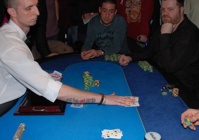Casino Kartáč: finálový stůl nedělního turnaje o půl milionu