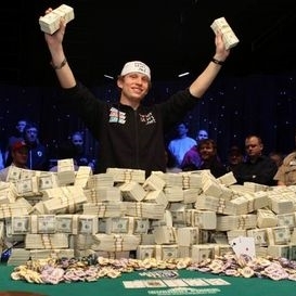 Kdo opravdu vyhrává v pokeru?