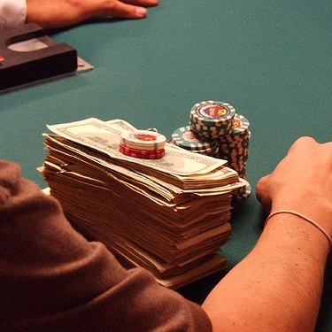 Turnaje vs. cash games