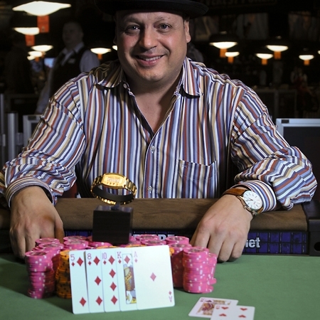 Pondělí na WSOP – Jeffrey Lisandro má druhý náramek
