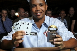 WSOP -- Phil Ivey získal letos druhý náramek