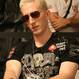 Main Event, den 3: Chvála postupuje s 290.000