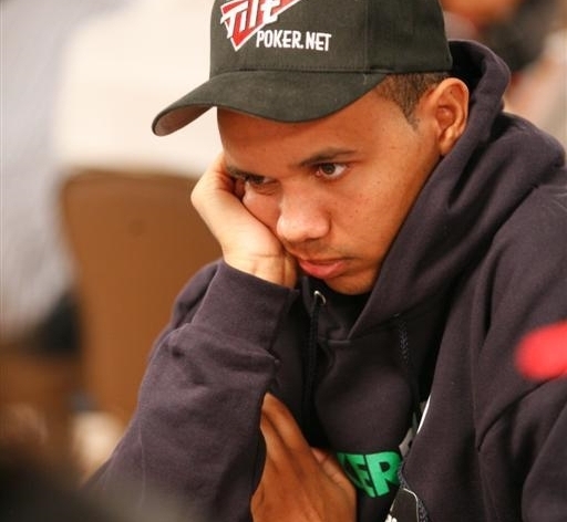 Main event, den 8: Kompletní chipcount