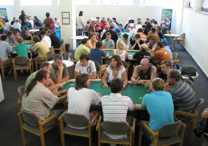 Pardubice: Řežba za 300 Kaček a 113 hráčů
