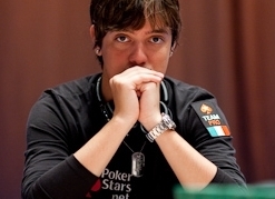 EPT Kyjev 1b: Dario Minieri na kolotoči 