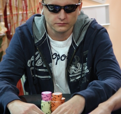 Moorman přišel o první místo v online all time money listu. Na tajňačku ho vystřídal Maďar Traply!