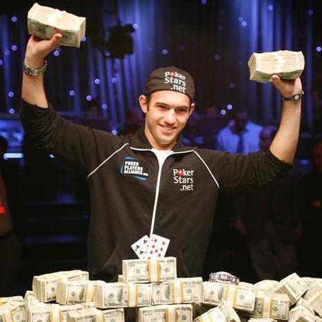 WSOP: První záběry předávání náramku