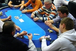 ČPF Main Event den 1A: Škampa mezi nejlepšími 