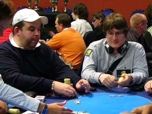 Main Event ČPF den 2: Chipleader Olisek - on-line report