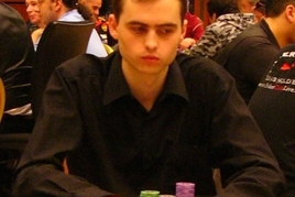 2 Češi stále ve hře, Škampa out
