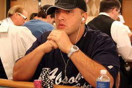 WSOP den 3 - &quot;Grinder&quot; vede Players Championship