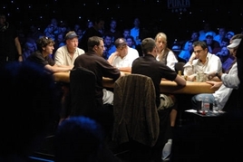 World Series of Poker 2010: Finálový stůl startuje