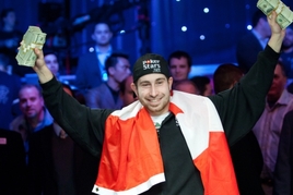 Fotoblog: Ve finále WSOP kraloval Kanaďan Duhamel