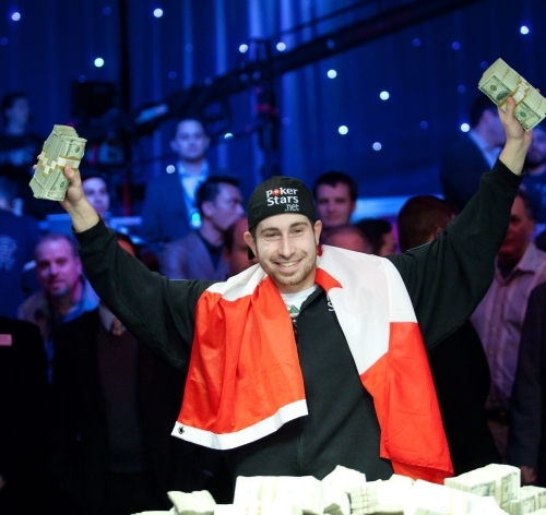 Fotoblog: Ve finále WSOP kraloval Kanaďan Duhamel