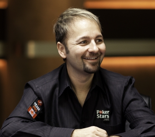 Negreanu byl zabanován na TwoPlusTwo! Šířil nedovolenou reklamu..