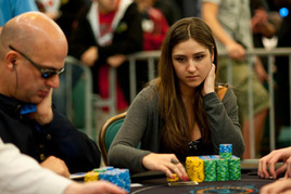 Španělka Marquez chipleaduje Main Event PCA 2011 