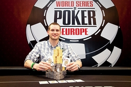 Tristian Wade vystřílel v shootoutu WSOP náramek