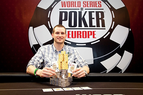 Tristian Wade vystřílel v shootoutu WSOP náramek