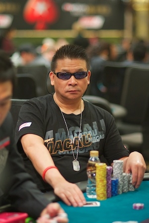 Akce v Macau pokračuje, Johny Chan řádí v cash game