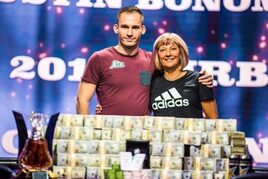 Justin Bonomo za vítězství v Super High Rolleru Bowl inkasuje $1.775.000!