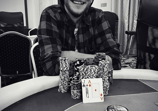 Panda binknul High Roller KO v RebuyStars Savarin
