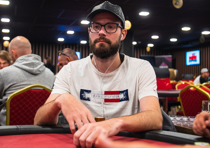 partypoker: Robert Hána ve večerním The Big Game, dalších 12 Čechů v Mini edici