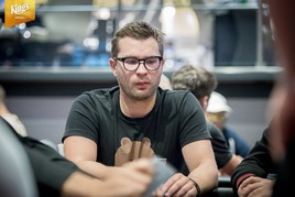 The Big Wrap: Main Event den 1A přinesl spanilou jízdu Verkhoturova a pět českých postupů 