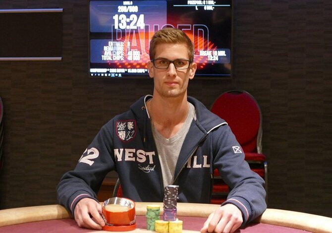 WCOAP: Adam Špreňar mezi TOP16 Heads-Up Championship!