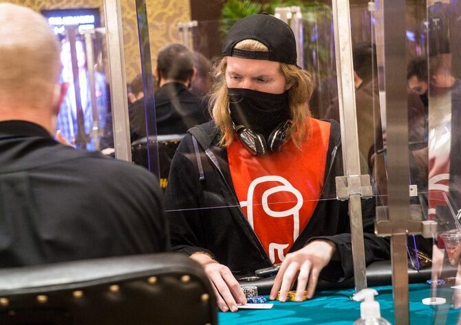 Další heads-up na obzoru: Kometa Landon Tice vs Bill Perkins