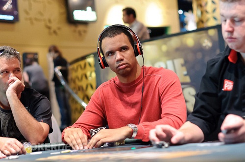 Aussie Millions: Phil Ivey v top 10 druhého dne Main Eventu