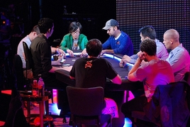 Australské cash game zatím vévodí Sam Trickett