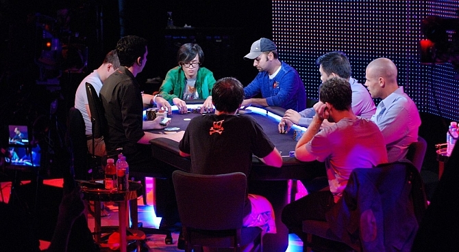 Australské cash game zatím vévodí Sam Trickett