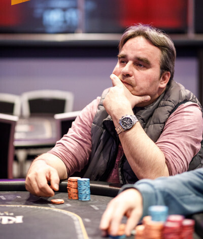 Main Event WSOPC €1M GTD: Roman Chochola zabojuje o zlatý prsten!