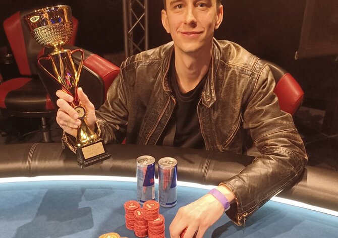 GQ HK Mini High Roller 250k: Fill Chill turnaj pořešil!