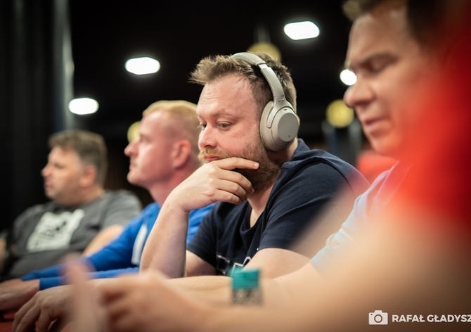 G4G: Přišel na poslední dva levely a chipleaduje celý Main Event!