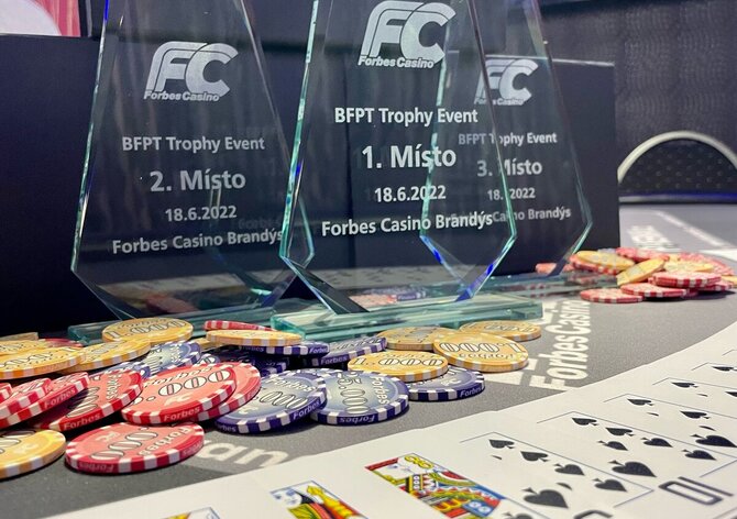 Forbes Brandýs: Poker event o 150K, 2x re-entry a 3x skleněná trofej!