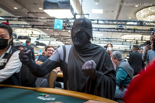 WSOP: Hellmuthova epizodka v Main Eventu, nevyhrál ani jednu handu
