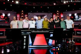 WSOP: V Main Eventu zbývá posledních deset hráčů