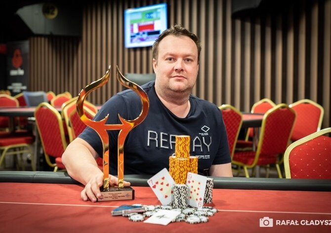 PFS: Papáček vítězem Super High Rolleru, Hána druhý v Bounty Cupu