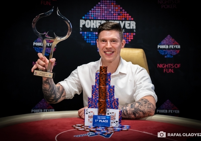 G4G: Trofej z PFS Main Eventu jede do Polska, Adam Siwicki vítězem!