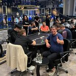 $200K Coin Rivet Invitational den 1: Jasným chipleaderem je Leon Tsoukernik