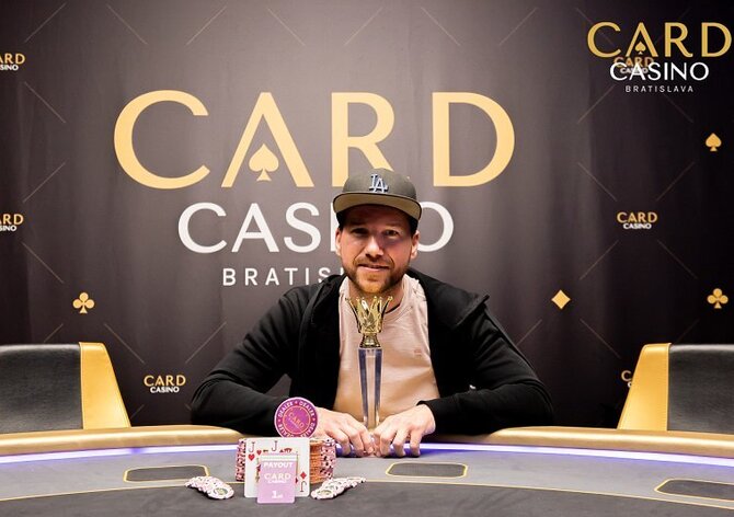 Card Casino Royal: Z dvou blindů až na vrchol pro Červeného