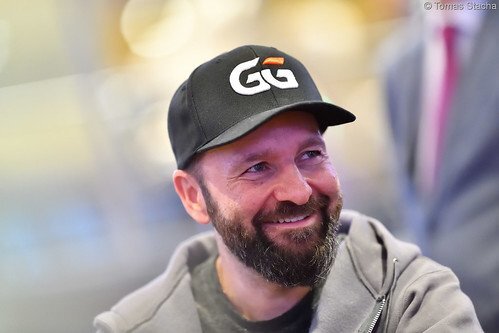 WSOPE 5K PLO: Hvězdné ITM, Binar jen kousek od FT