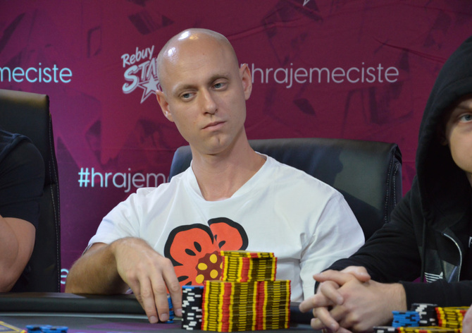Luka Xmas Pokerfest 5M: Overlay stále ve hře! Od 11h závěrečné Turbo