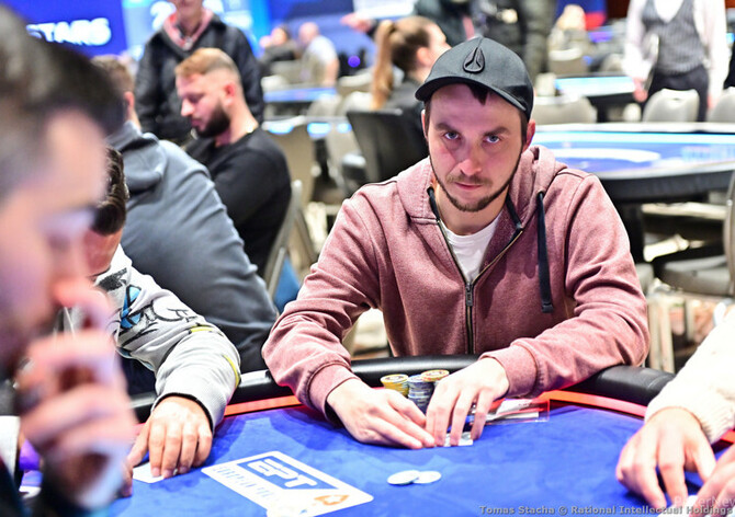 EPT Prague: Drozd, Šimko a Čech si zahrají také čtvrtý hrací den