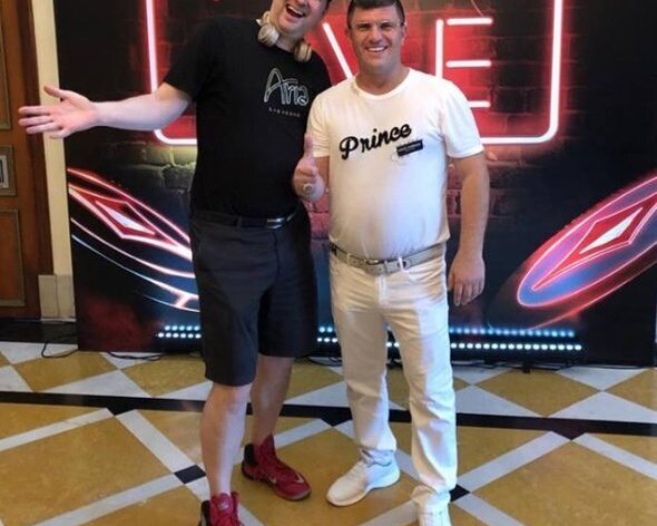 Hellmuthova cesta kolem světa. Poker si zahraje s Neymarem i Leonem!
