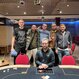 Aš: AK suited v dealu Main Eventu Poker Giants