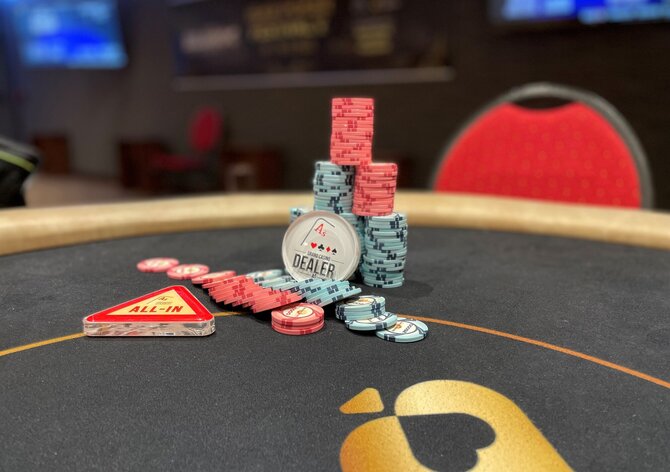 Nuts Livepoker Cup €50K GTD zakončen zahraničním dealem, Pavelka osmý