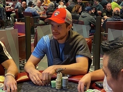 WSOP Main Event: Hrabec, Do a Skopalík míří do ITM 