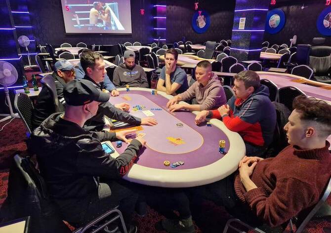 ČPT Main Event: Overlay 200K, Turbo flight dnes od 11h